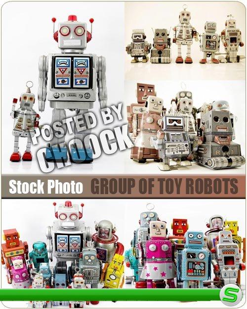 Группа игрушечных роботов - растровый клипарт