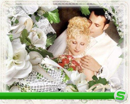 Ажурная свадебная фоторамочка с белыми розами и нежным фоном